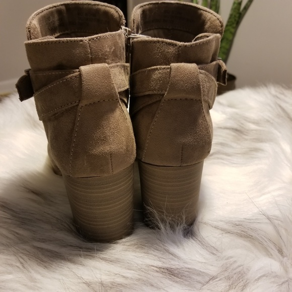 Heeled Ankle booties - Picture 3 of 4